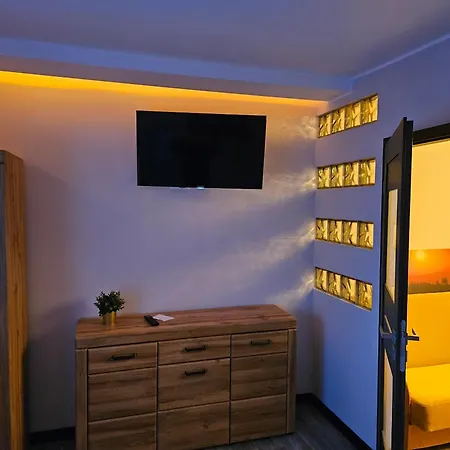 I Apartment *