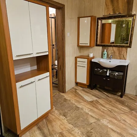 I Apartment *